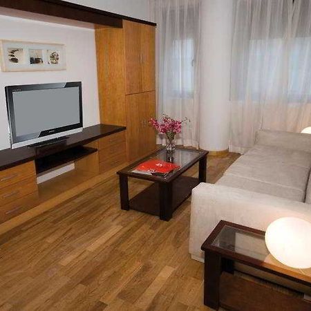 Suites Kris Aeropuerto Madrid Extérieur photo